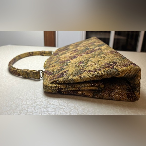VINTAGE: Crown Lewis | floral brocade tapestry handbag. - Picture 16 of 16